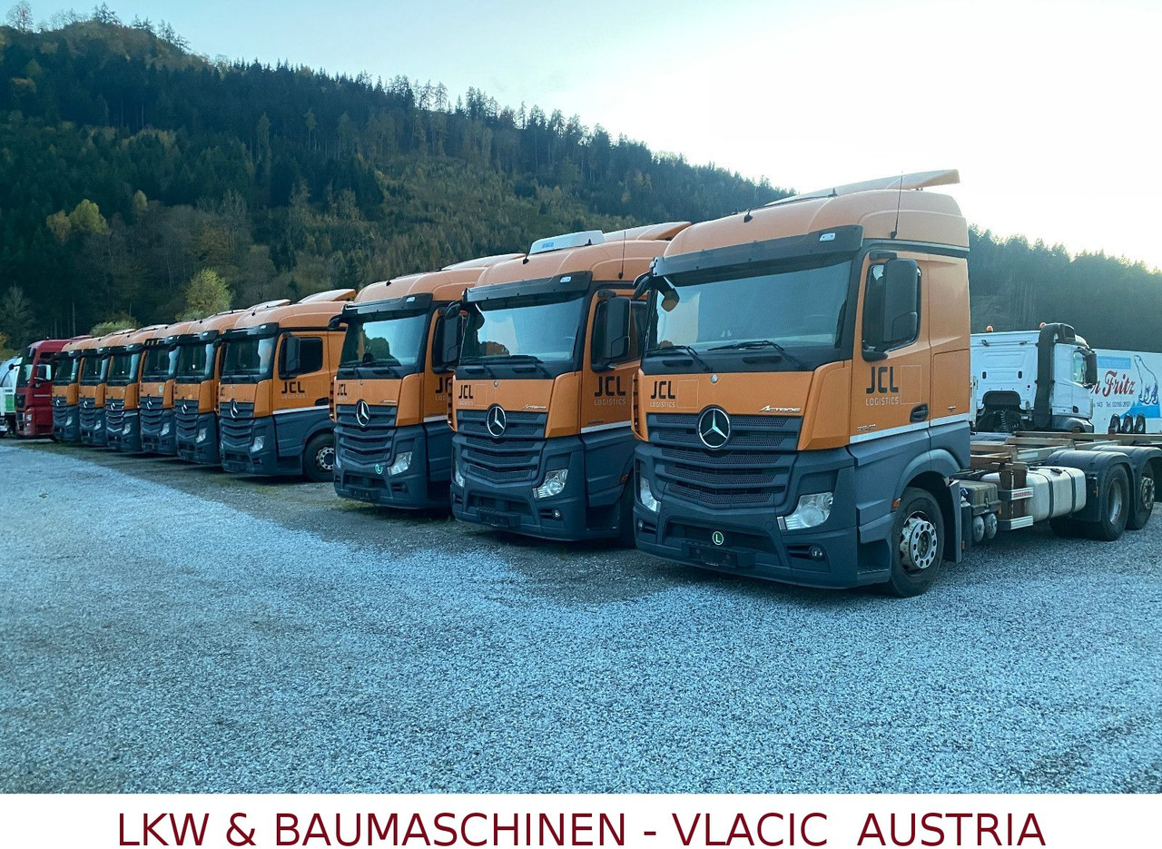 Mercedes-Benz 2542 - Camión portacontenedore/ Intercambiable: foto 1 Mercedes-Benz 2542 - Camión portacontenedore/ Intercambiable: foto 1