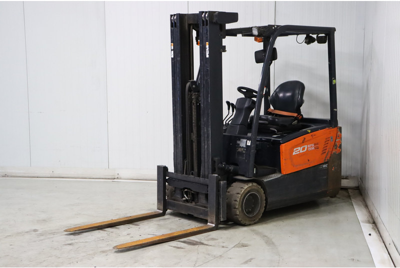 Doosan B20T-7 - Carretilla elevadora eléctrica: foto 4 Doosan B20T-7 - Carretilla elevadora eléctrica: foto 4