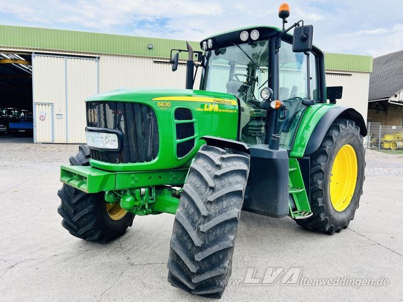 John Deere 6630 PREMIUM - Tractor: foto 1 John Deere 6630 PREMIUM - Tractor: foto 1