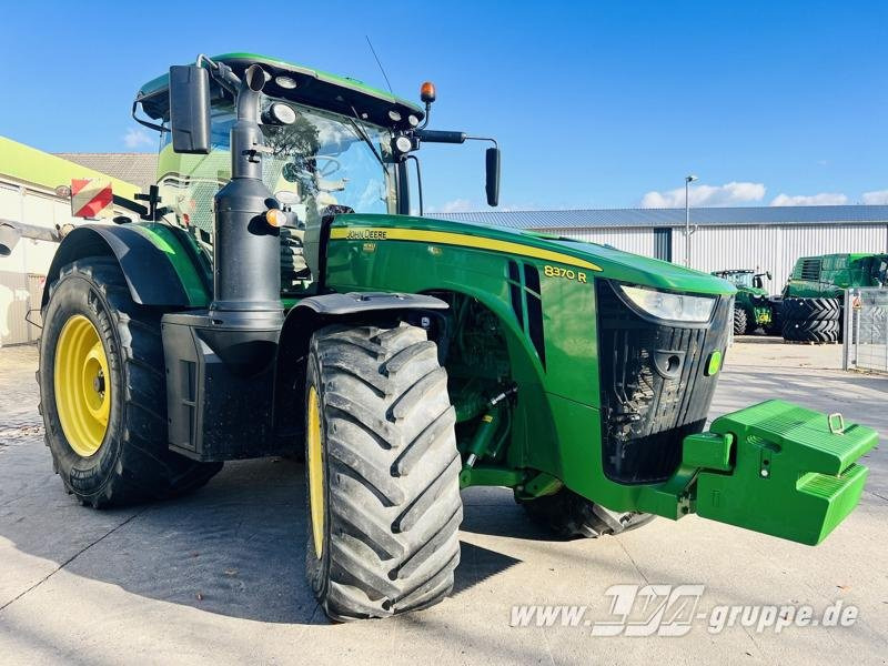 John Deere 8370R E23 PowerShift - Tractor: foto 2 John Deere 8370R E23 PowerShift - Tractor: foto 2
