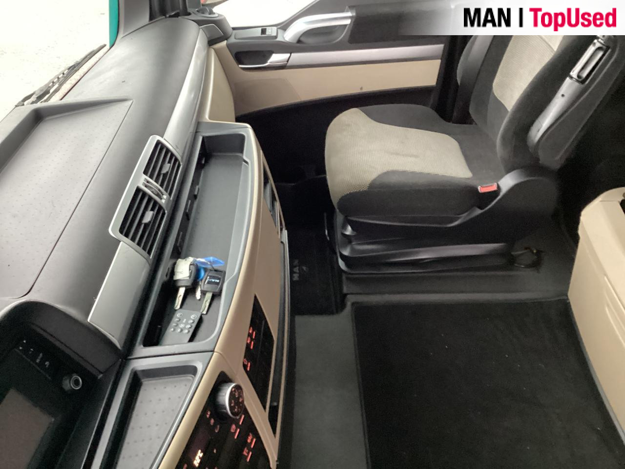 MAN TGX 18.500 4X2 LLS-U - Cabeza tractora: foto 4 MAN TGX 18.500 4X2 LLS-U - Cabeza tractora: foto 4