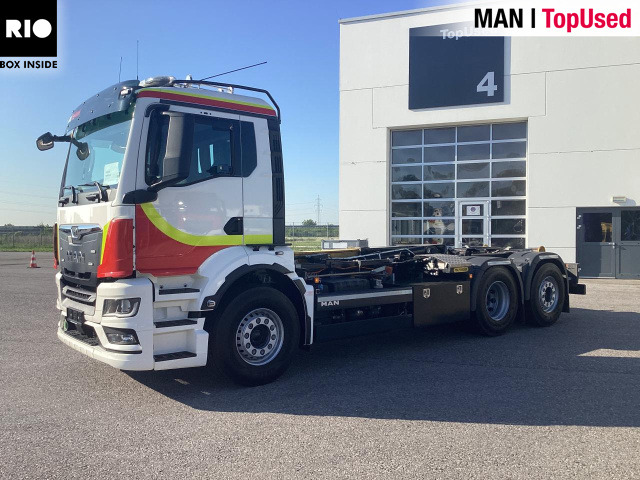 MAN TGS 26.430 6x2-4 BL CH Einsatzfahrzeug! Feuerwehr - Camión multibasculante: foto 1 MAN TGS 26.430 6x2-4 BL CH Einsatzfahrzeug! Feuerwehr - Camión multibasculante: foto 1