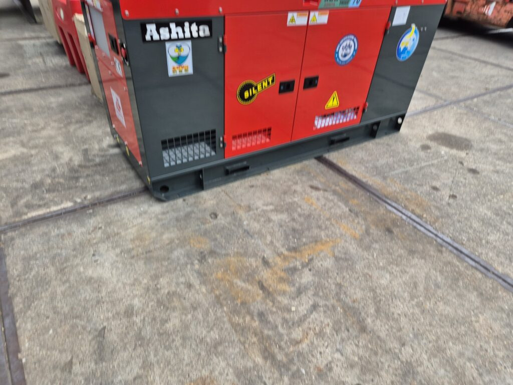 ASHITA AG3-70 - Generador industriale: foto 2 ASHITA AG3-70 - Generador industriale: foto 2