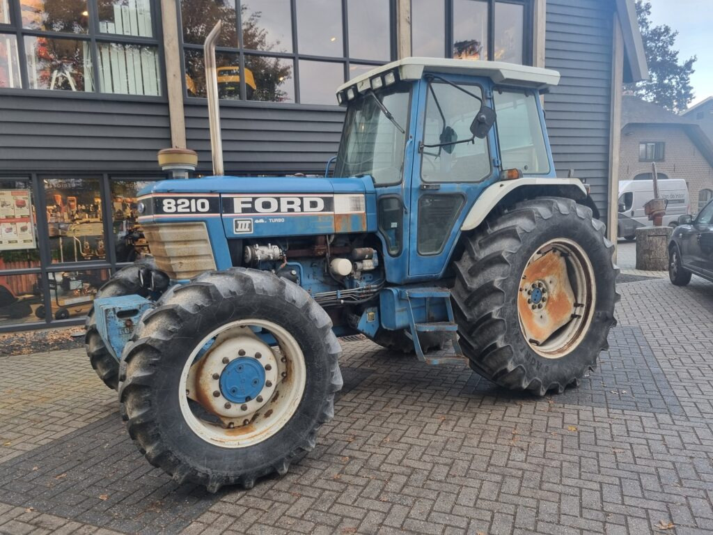 FORD 8210 - Tractor: foto 2 FORD 8210 - Tractor: foto 2