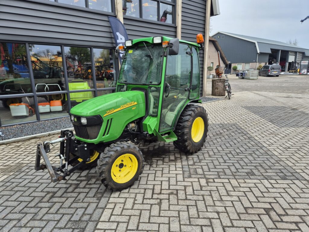 JOHN DEERE 2520 - Mini tractor: foto 2 JOHN DEERE 2520 - Mini tractor: foto 2