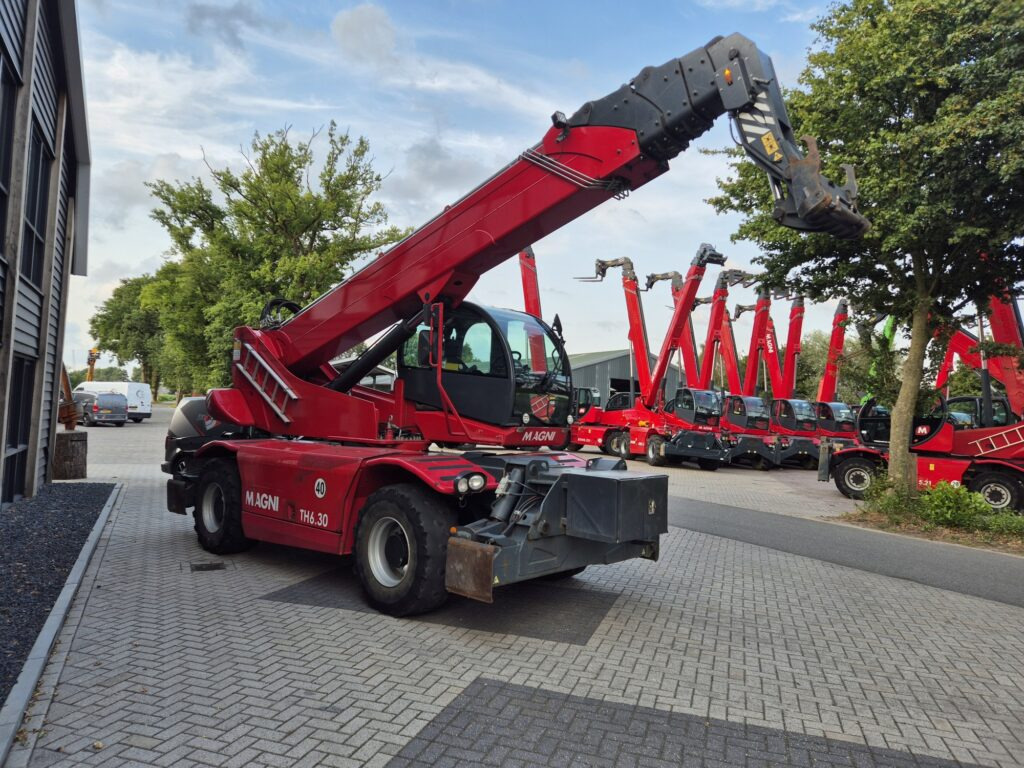 MAGNI RTH 6.30 SH roto telescopic handler - Manipulador telescópico: foto 5 MAGNI RTH 6.30 SH roto telescopic handler - Manipulador telescópico: foto 5