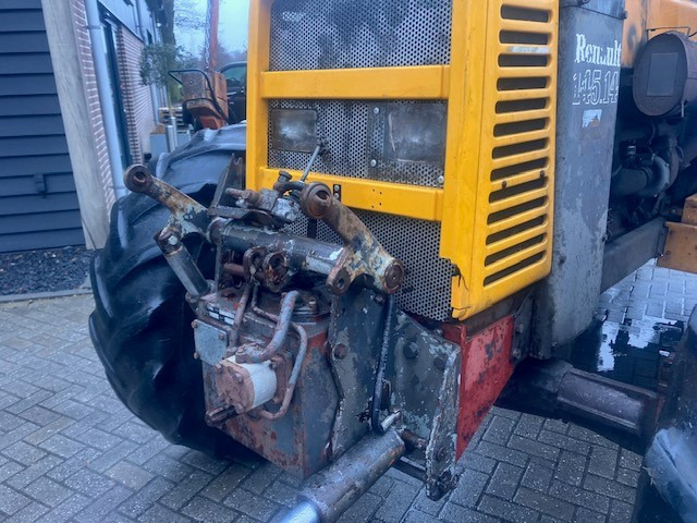 RENAULT 145.14 - Tractor: foto 4 RENAULT 145.14 - Tractor: foto 4