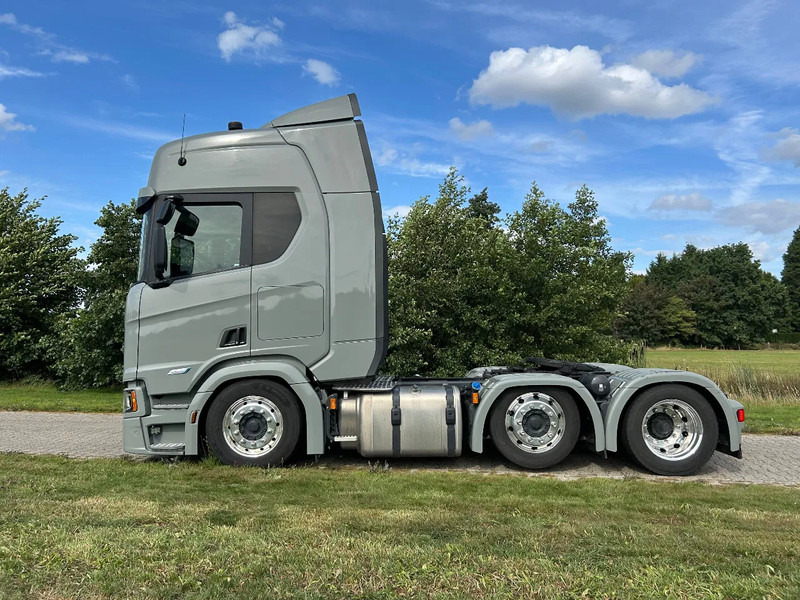 Scania R560 | 6x2/4 LB | 2023 | FULL AIR | RETARDER | PARK COOLER - Cabeza tractora: foto 3 Scania R560 | 6x2/4 LB | 2023 | FULL AIR | RETARDER | PARK COOLER - Cabeza tractora: foto 3