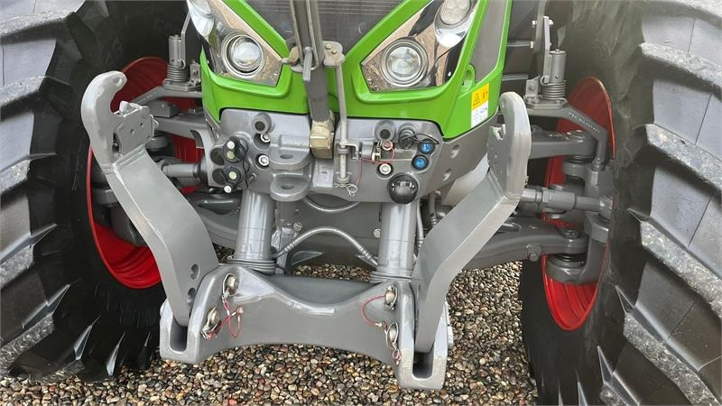 Fendt 933 Vario Profi Plus S4 med frontlift - Tractor: foto 4 Fendt 933 Vario Profi Plus S4 med frontlift - Tractor: foto 4