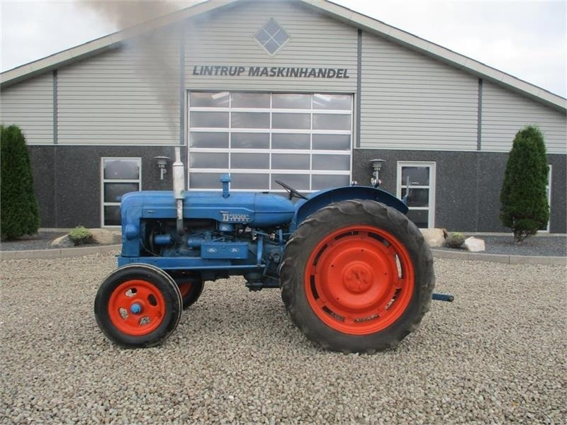 Fordson Major Diesel traktor - Tractor: foto 1 Fordson Major Diesel traktor - Tractor: foto 1