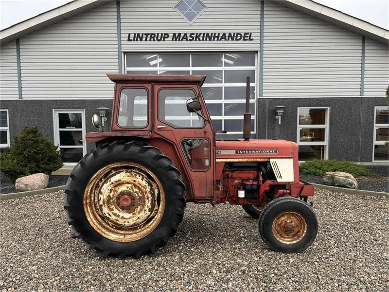IH 574 handy traktor med servostyring. - Tractor: foto 2 IH 574 handy traktor med servostyring. - Tractor: foto 2