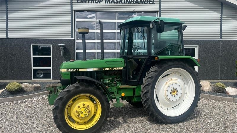John Deere 2650 Med SGII kabine, 540 og 1000 pto omd - Tractor: foto 1 John Deere 2650 Med SGII kabine, 540 og 1000 pto omd - Tractor: foto 1