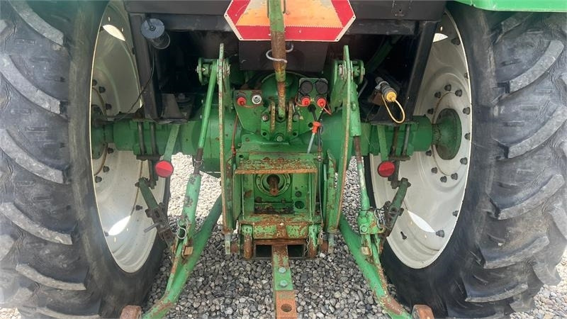 John Deere 2650 Med SGII kabine, 540 og 1000 pto omd - Tractor: foto 4 John Deere 2650 Med SGII kabine, 540 og 1000 pto omd - Tractor: foto 4