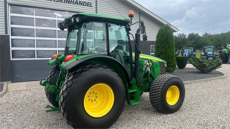 Tractor John Deere 5090 M Med græsdæk: foto 13