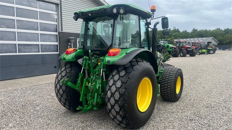 Tractor John Deere 5090 M Med græsdæk: foto 14