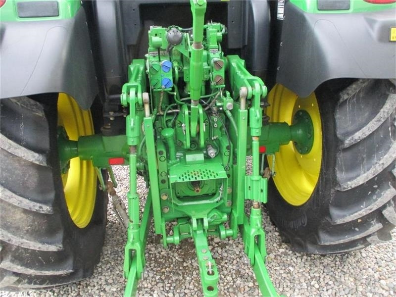 John Deere 6125R AutoPower med frontlæsser - Tractor: foto 4 John Deere 6125R AutoPower med frontlæsser - Tractor: foto 4