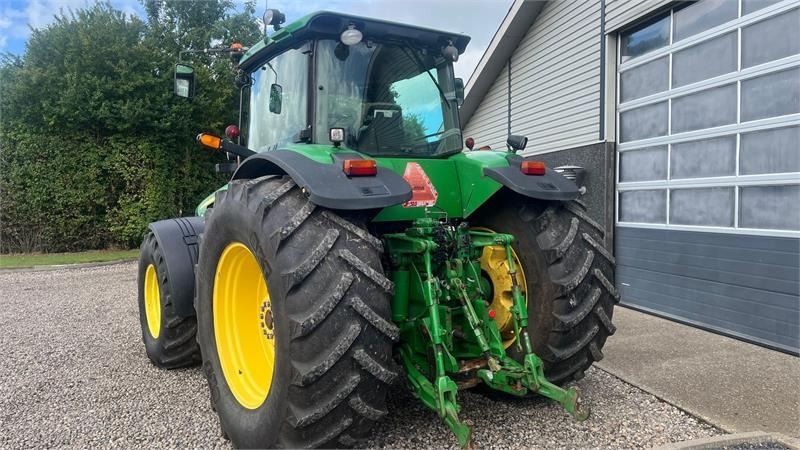 Tractor John Deere 8230 Med frontlift: foto 12 Tractor John Deere 8230 Med frontlift: foto 12