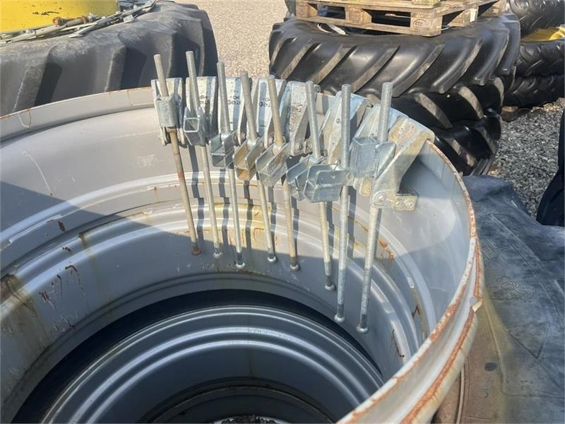 Michelin 20.8R38 Sølv med ring og 8 MD+ låse - Neumático para Maquinaria agrícola: foto 2 Michelin 20.8R38 Sølv med ring og 8 MD+ låse - Neumático para Maquinaria agrícola: foto 2