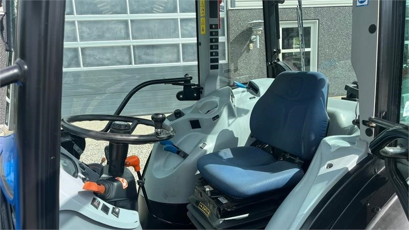 New Holland T4.80 F SuperSteear med aircondition og koblingsfr - Tractor: foto 5 New Holland T4.80 F SuperSteear med aircondition og koblingsfr - Tractor: foto 5