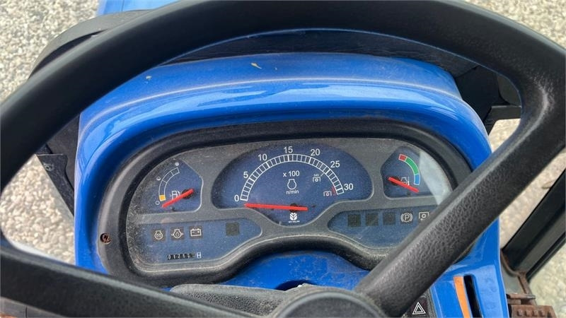 Tractor New Holland TC35DA: foto 8