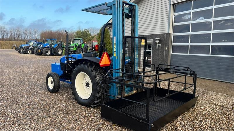 New Holland TN55D Med Byggelift - Tractor: foto 3 New Holland TN55D Med Byggelift - Tractor: foto 3