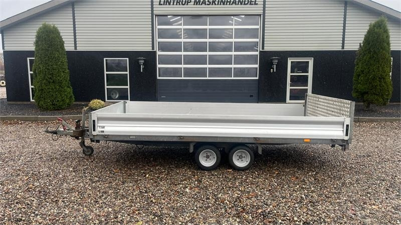 Selandia Maskintrailer med vip og rampe med hydrau - Remolque plataforma/ Caja abierta: foto 1 Selandia Maskintrailer med vip og rampe med hydrau - Remolque plataforma/ Caja abierta: foto 1