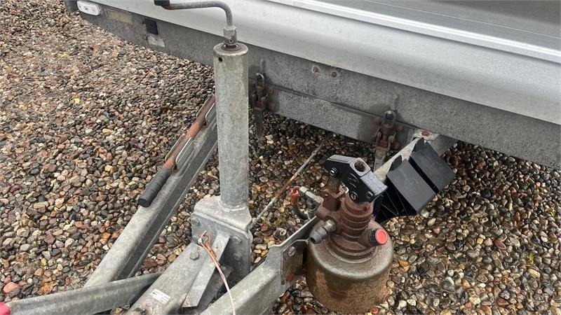 Selandia Maskintrailer med vip og rampe med hydrau - Remolque plataforma/ Caja abierta: foto 4 Selandia Maskintrailer med vip og rampe med hydrau - Remolque plataforma/ Caja abierta: foto 4