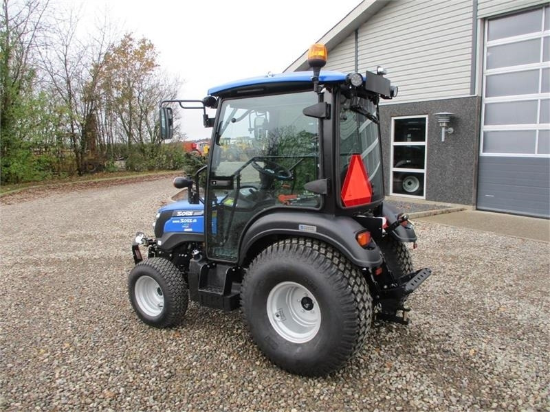 Solis 26 HST Med kabine, Turf dæk og frontlift - Tractor: foto 3 Solis 26 HST Med kabine, Turf dæk og frontlift - Tractor: foto 3