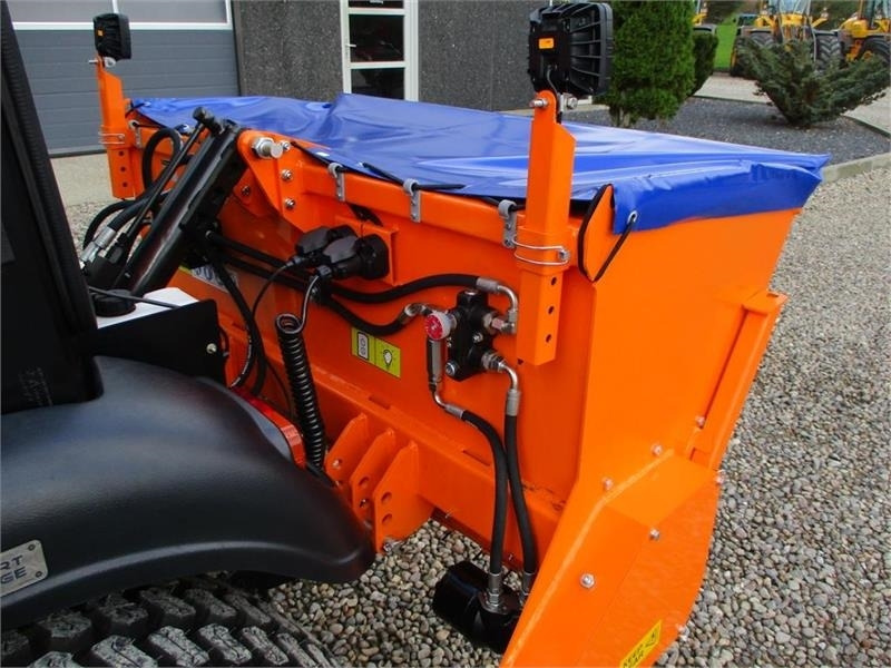 Solis 26 HST Snow Edition med frontlift, front PTO, Vari - Tractor: foto 5 Solis 26 HST Snow Edition med frontlift, front PTO, Vari - Tractor: foto 5