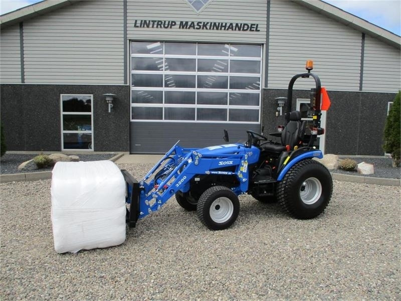 Solis 26 HST med fuldhydraulisk frontlæsser på - Mini tractor: foto 1 Solis 26 HST med fuldhydraulisk frontlæsser på - Mini tractor: foto 1