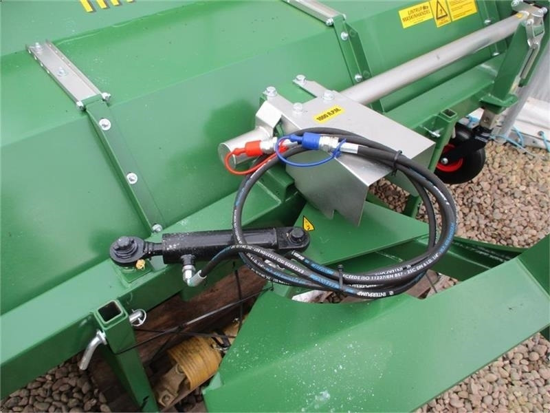 Thyregod TK 2300 TK2300 Med hydraulisk sving og PTO-træk - Barredora cucharón para Maquinaria agrícola: foto 4 Thyregod TK 2300 TK2300 Med hydraulisk sving og PTO-træk - Barredora cucharón para Maquinaria agrícola: foto 4