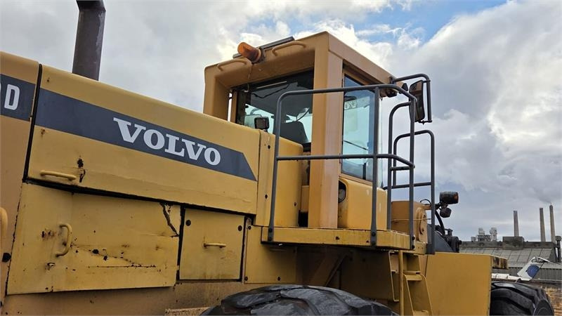 Volvo 330D med skovl - Cargadora de ruedas: foto 3 Volvo 330D med skovl - Cargadora de ruedas: foto 3