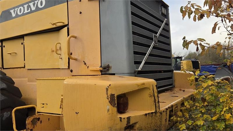 Volvo 330D med skovl - Cargadora de ruedas: foto 4 Volvo 330D med skovl - Cargadora de ruedas: foto 4