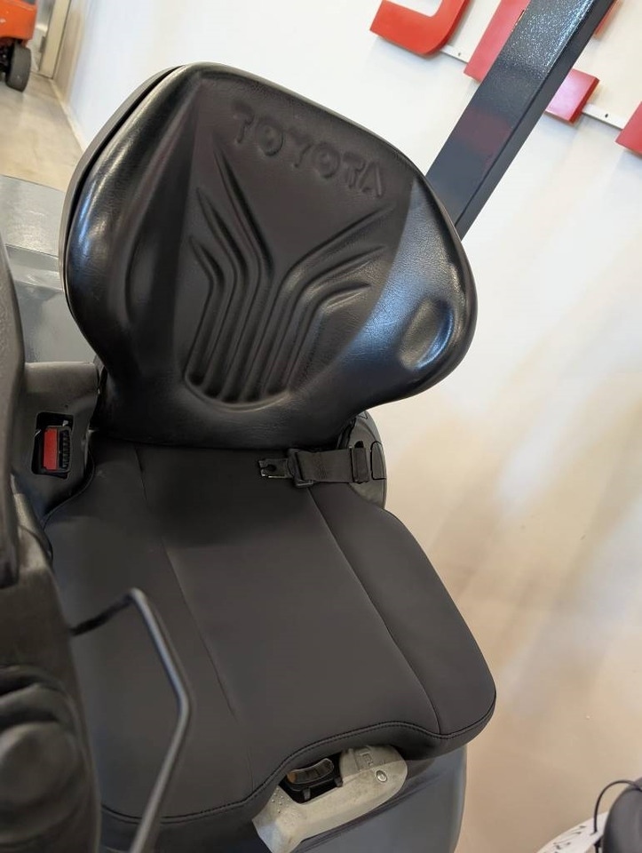 Toyota 10811 06-8FD25F - Carretilla elevadora diésel: foto 5 Toyota 10811 06-8FD25F - Carretilla elevadora diésel: foto 5