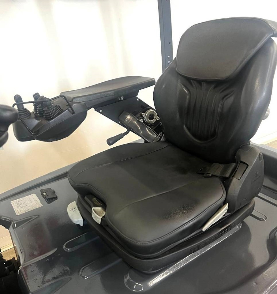 Toyota 10941 8FBE18T - Carretilla elevadora eléctrica: foto 4 Toyota 10941 8FBE18T - Carretilla elevadora eléctrica: foto 4