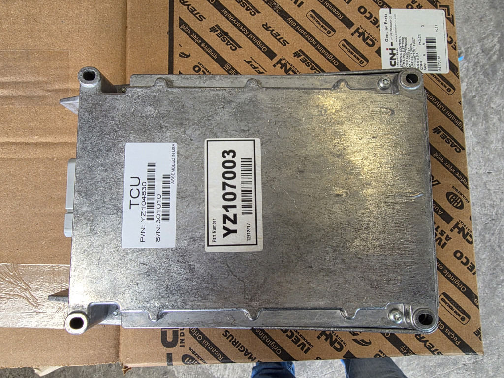 Case 84175818 - YZ104830 - Unidad de control para Maquinaria de construcción: foto 2 Case 84175818 - YZ104830 - Unidad de control para Maquinaria de construcción: foto 2