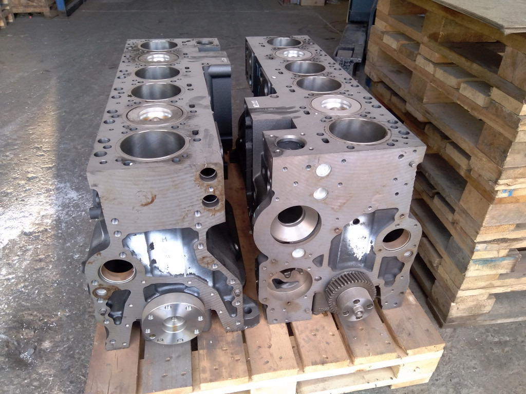 Case J991308 - Bloque de cilindros para Maquinaria de construcción: foto 3 Case J991308 - Bloque de cilindros para Maquinaria de construcción: foto 3