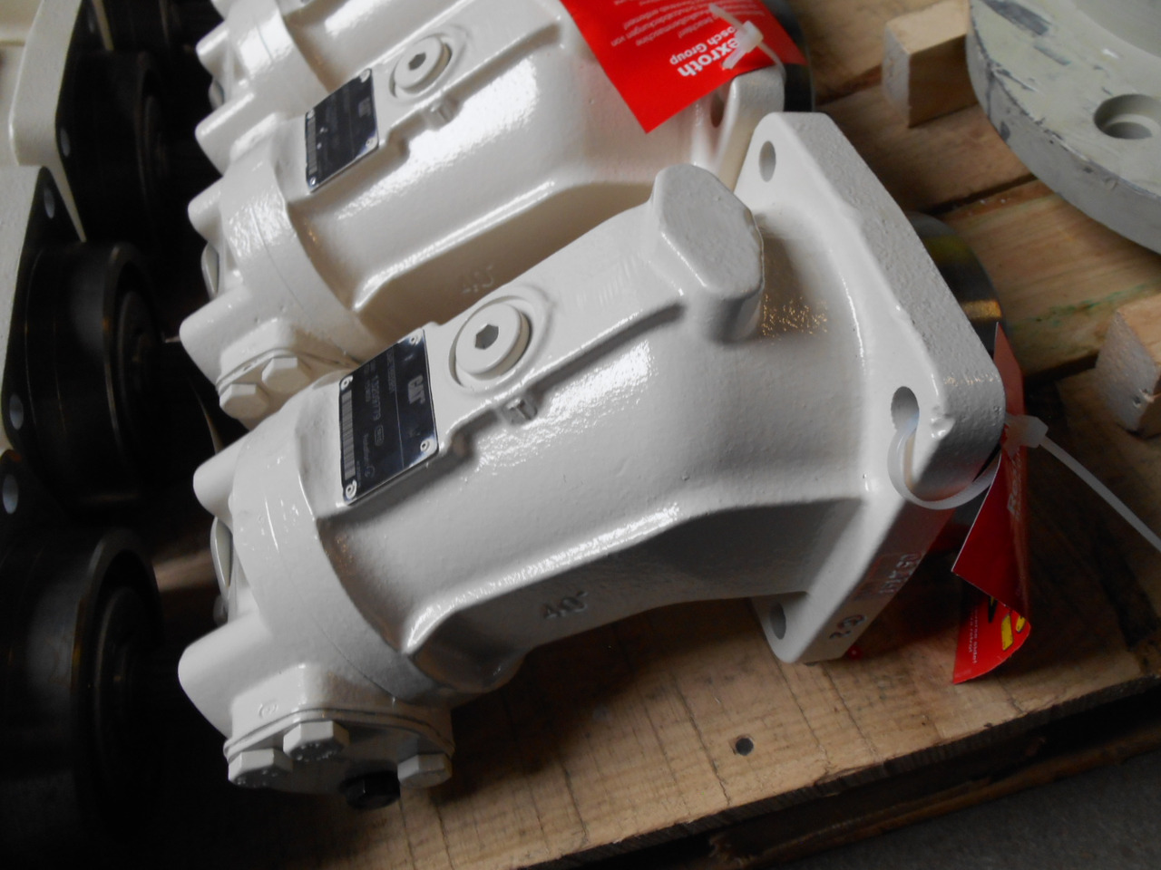 Caterpillar 1552951 - 1457626 - Motor hidráulico para Maquinaria agrícola: foto 1 Caterpillar 1552951 - 1457626 - Motor hidráulico para Maquinaria agrícola: foto 1