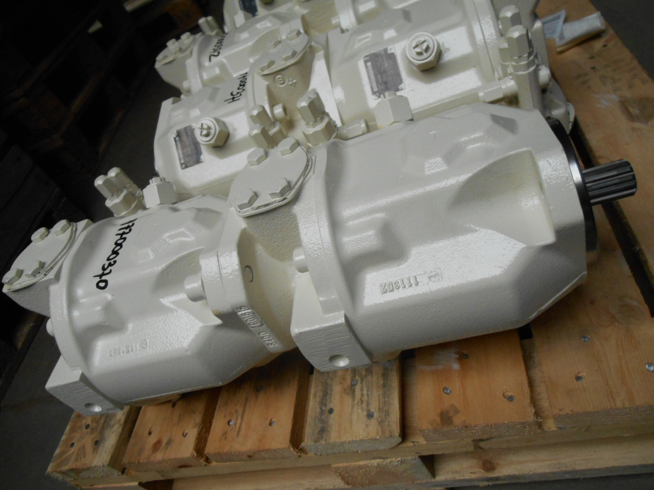 Caterpillar 2274695 - Motor hidráulico para Maquinaria agrícola: foto 2 Caterpillar 2274695 - Motor hidráulico para Maquinaria agrícola: foto 2