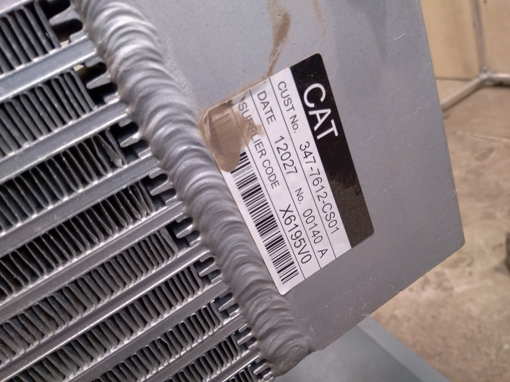 Caterpillar 3477612 - 4683847 - Enfriador de aceite para Maquinaria de construcción: foto 3 Caterpillar 3477612 - 4683847 - Enfriador de aceite para Maquinaria de construcción: foto 3