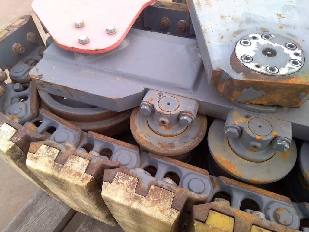 Dynapac PL1000F - - Piezas del tren de rodaje para Maquinaria de construcción: foto 4 Dynapac PL1000F - - Piezas del tren de rodaje para Maquinaria de construcción: foto 4