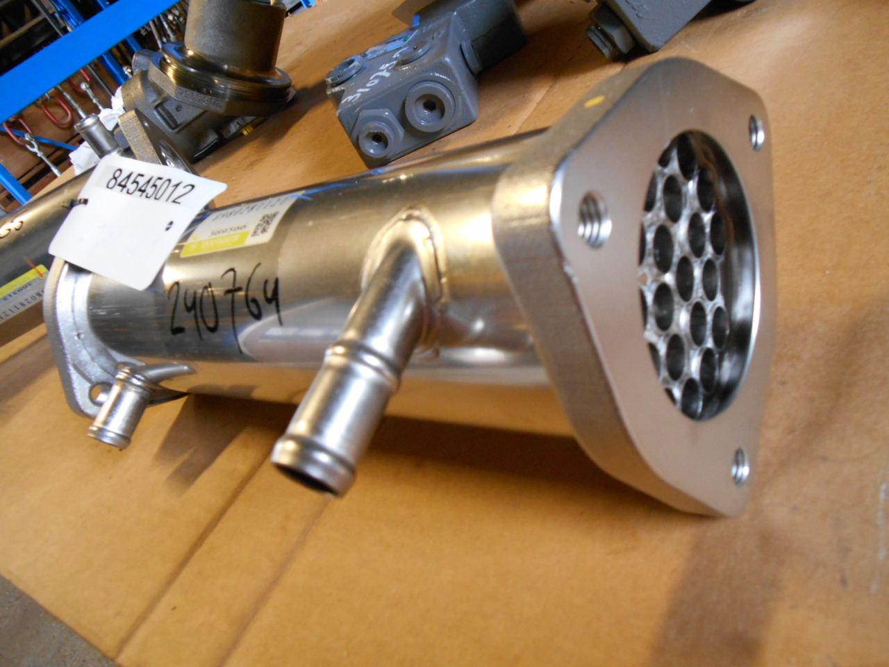 Hitachi 8980281121 - Enfriador EGR para Maquinaria agrícola: foto 4 Hitachi 8980281121 - Enfriador EGR para Maquinaria agrícola: foto 4