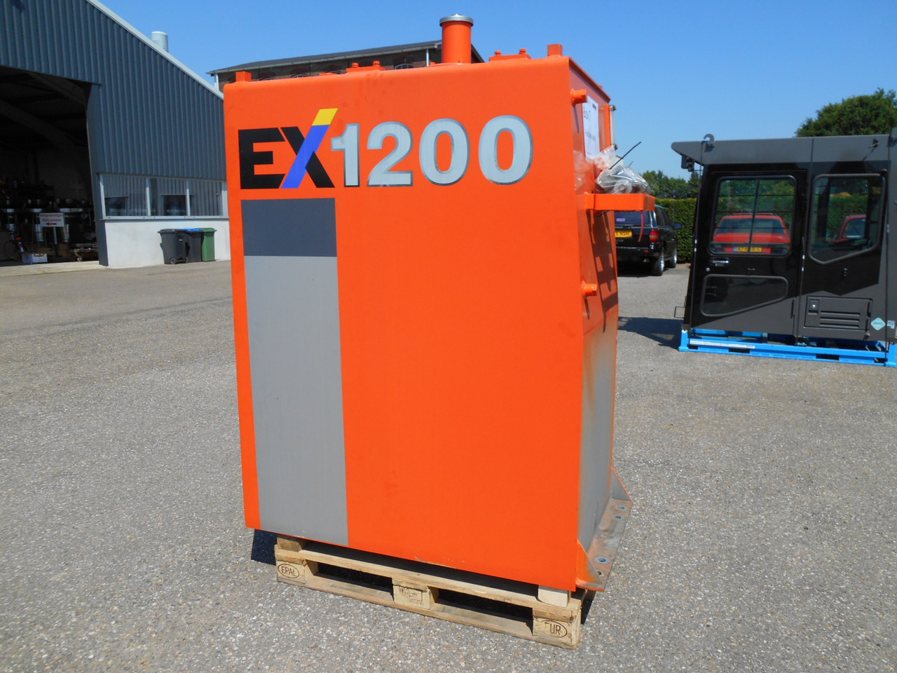 Hitachi 927877 - 9278777 - Depósito de combustible para Maquinaria de construcción: foto 3 Hitachi 927877 - 9278777 - Depósito de combustible para Maquinaria de construcción: foto 3