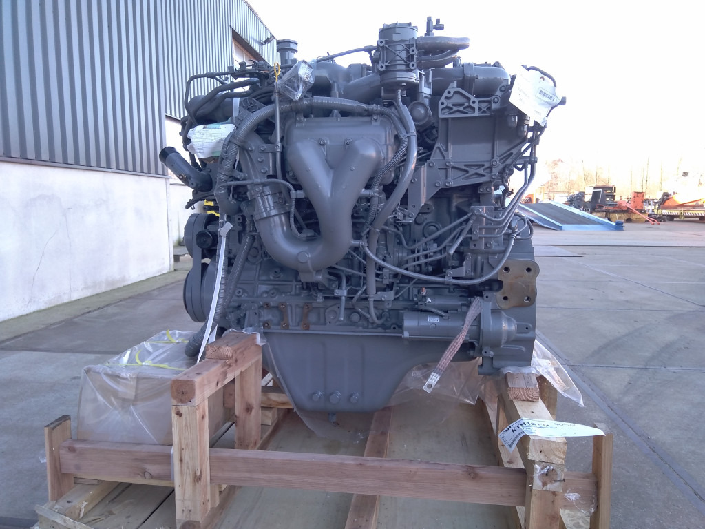 Isuzu 6UZ1XBSS-01 - KTH16132 - Motor para Maquinaria de construcción: foto 1 Isuzu 6UZ1XBSS-01 - KTH16132 - Motor para Maquinaria de construcción: foto 1
