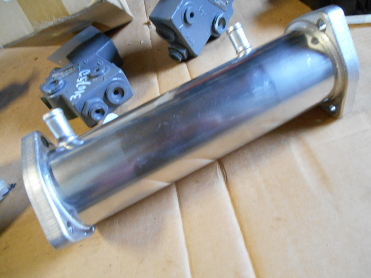 Isuzu 8980281121 - 8982127150 - Enfriador EGR para Maquinaria agrícola: foto 5 Isuzu 8980281121 - 8982127150 - Enfriador EGR para Maquinaria agrícola: foto 5