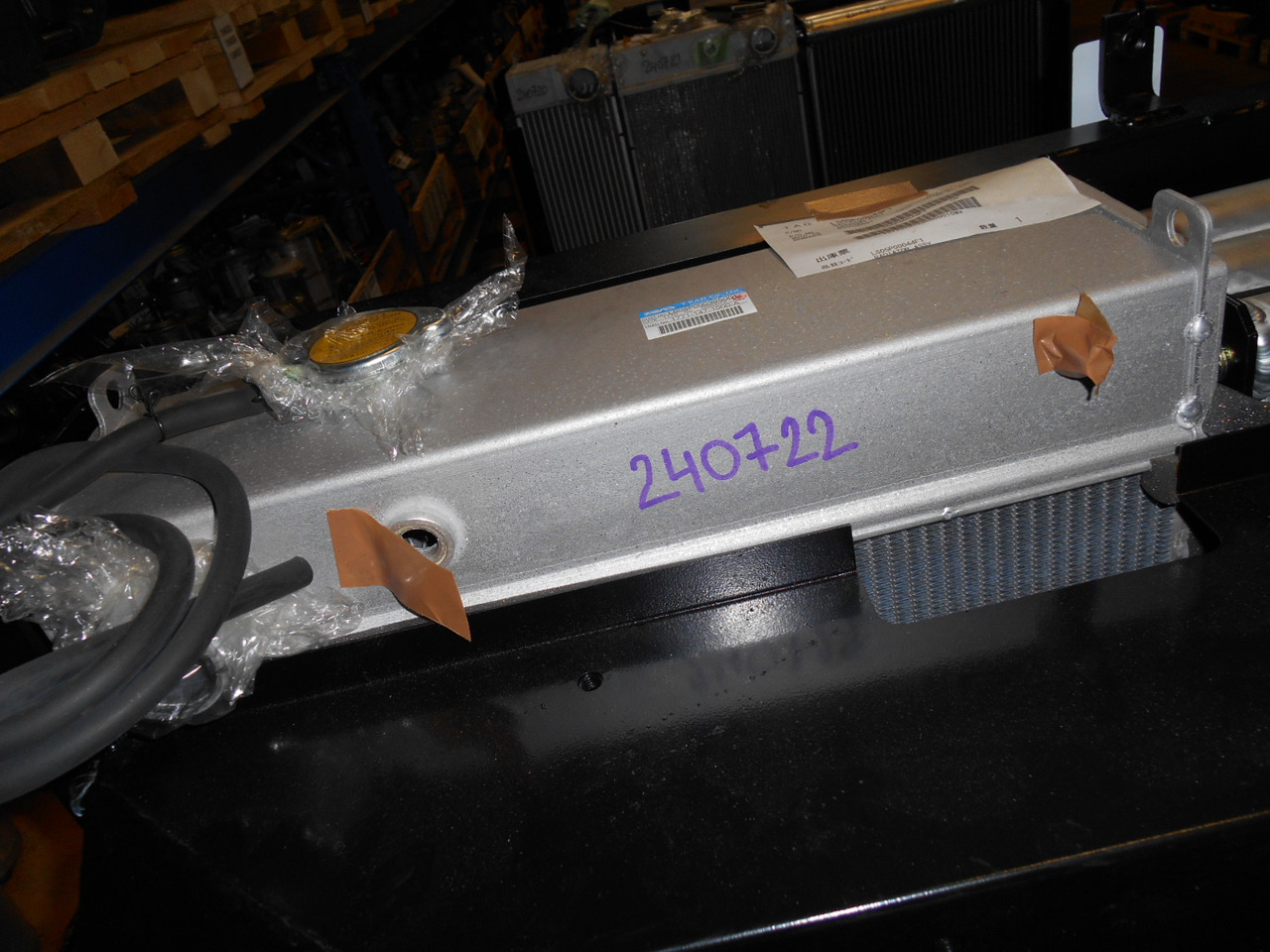 Kobelco LS05P00039F1 - Radiador para Maquinaria de construcción: foto 2 Kobelco LS05P00039F1 - Radiador para Maquinaria de construcción: foto 2