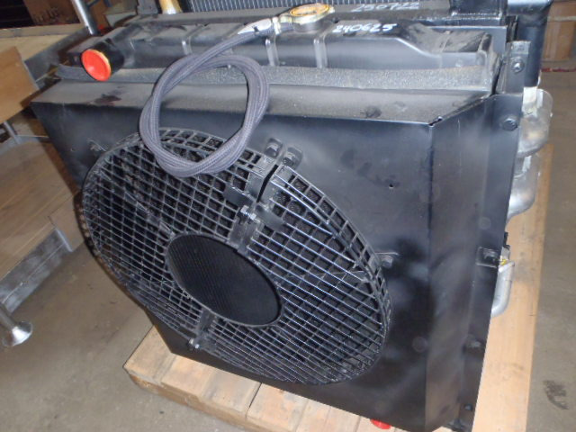Kobelco YN05PU0003F1 - YN05PU0002F1 - Radiador para Maquinaria de construcción: foto 2 Kobelco YN05PU0003F1 - YN05PU0002F1 - Radiador para Maquinaria de construcción: foto 2