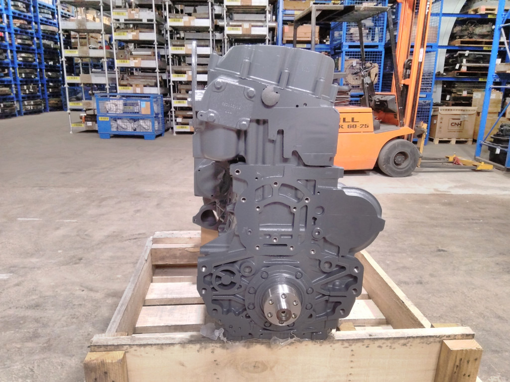 New Holland 5802336688SR - 5802336688 - Motor y piezas para Maquinaria de construcción: foto 4 New Holland 5802336688SR - 5802336688 - Motor y piezas para Maquinaria de construcción: foto 4
