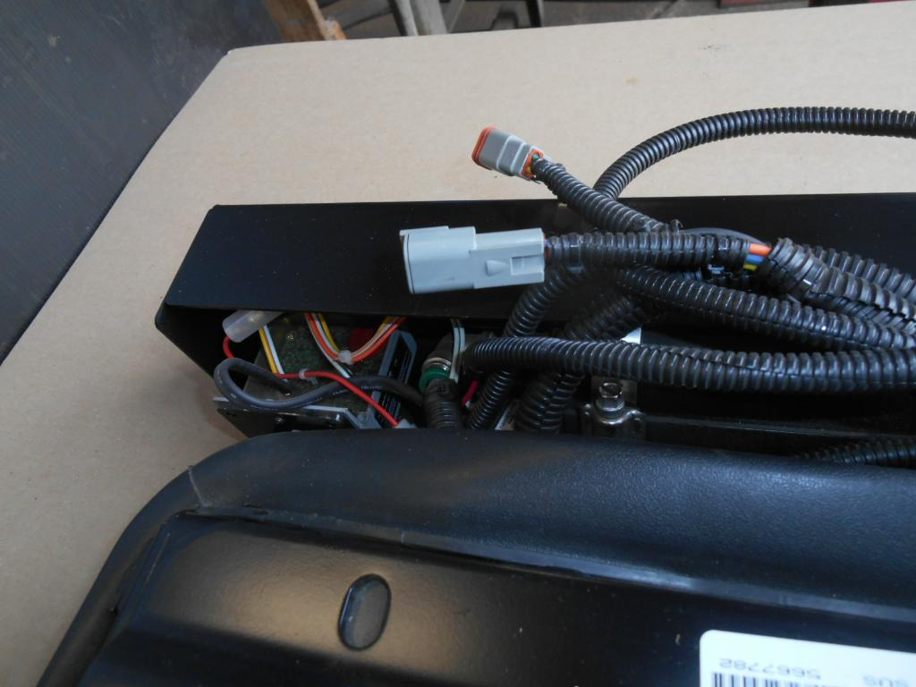 New Holland 73327303 - - Asiento para Maquinaria de construcción: foto 5 New Holland 73327303 - - Asiento para Maquinaria de construcción: foto 5