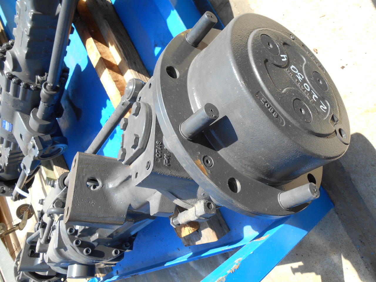 New Holland 87674866 - 85826234 - Eje posterior para Maquinaria de construcción: foto 1 New Holland 87674866 - 85826234 - Eje posterior para Maquinaria de construcción: foto 1